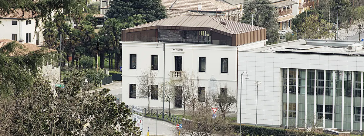 The Skin - Storie di metalli: Vestis aggraffato